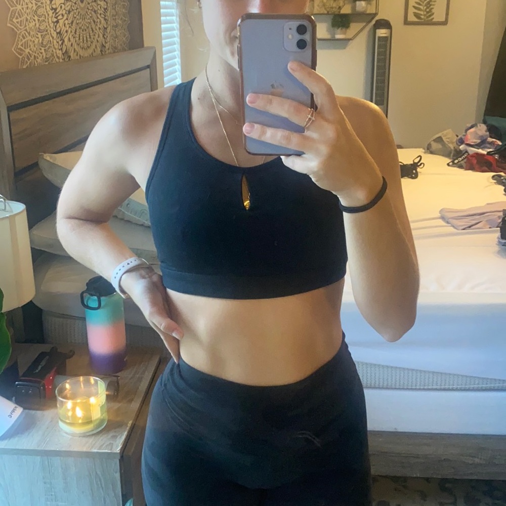 Fabletics black sports bra